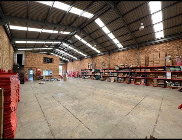 461M² WAREHOUSE TO LET IN STRIJDOMPARK